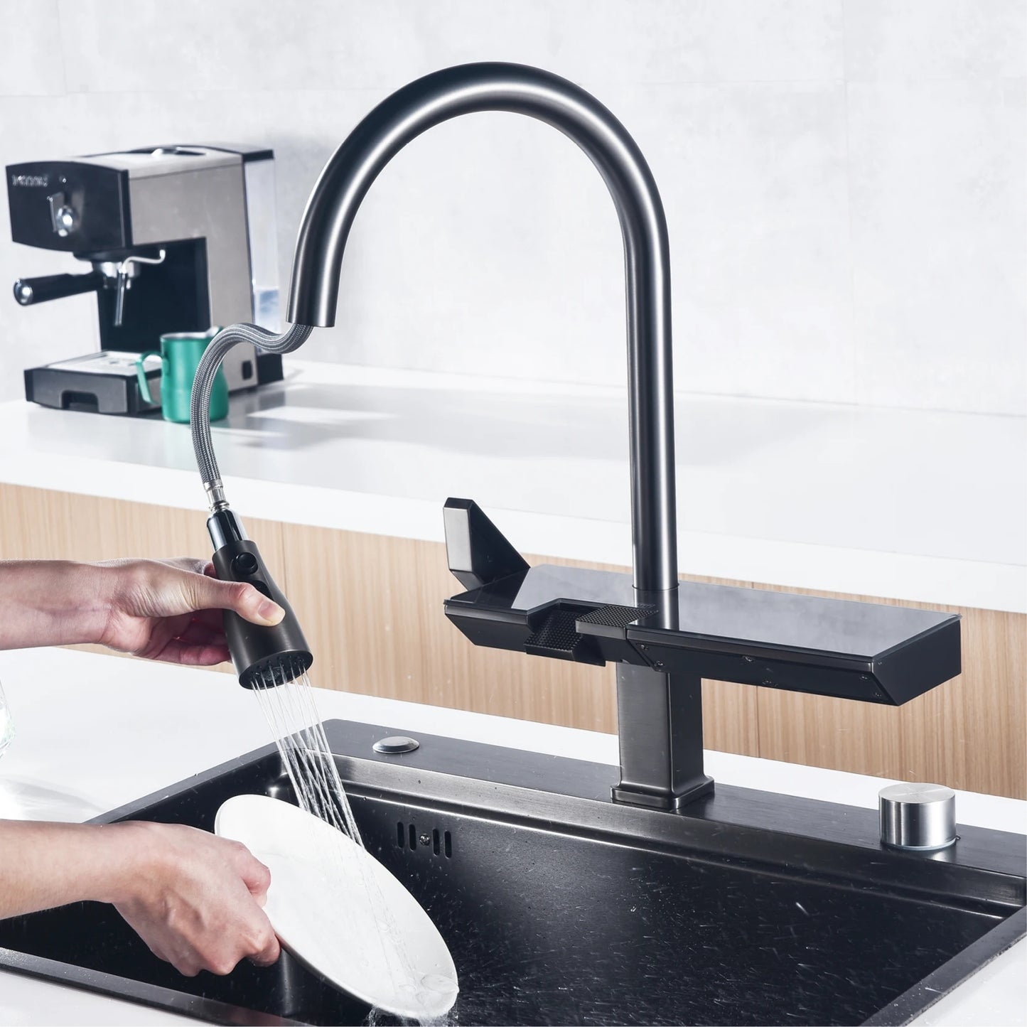Luxury Brass Kitchen Faucet with Pull-Out Design and Waterfall Outlet