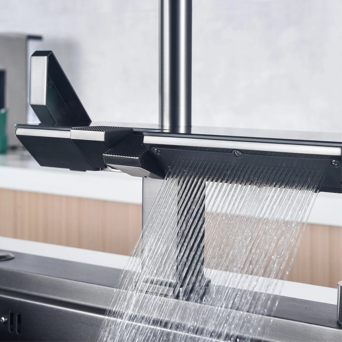 Luxury Brass Kitchen Faucet with Pull-Out Design and Waterfall Outlet